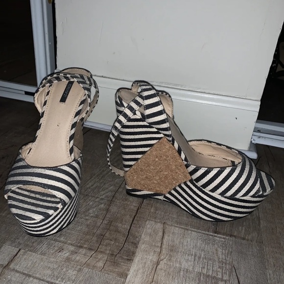 Beautiful - Picture 6 of 12